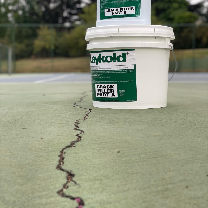 Reparacion y mantención de grietas en canchas