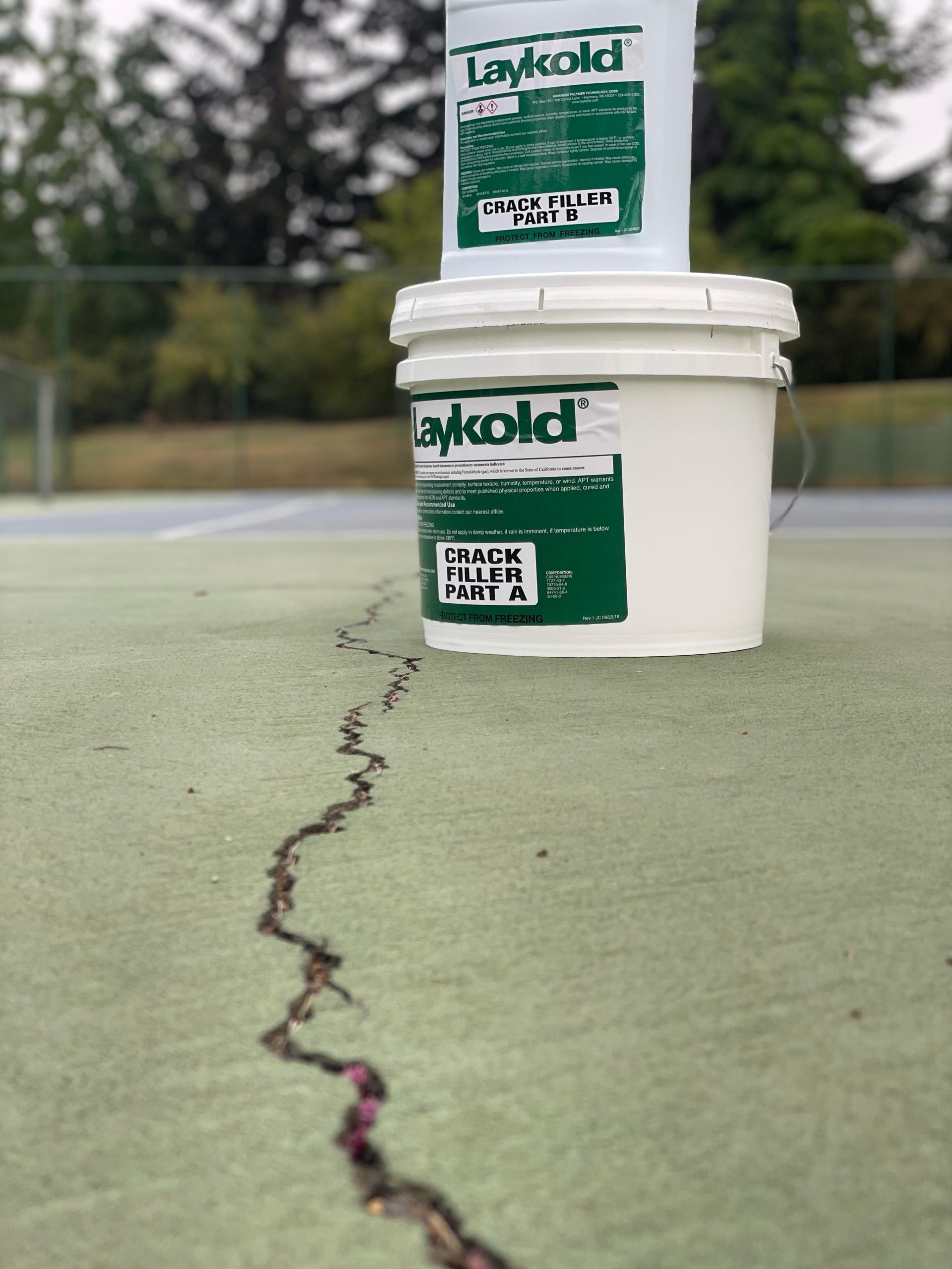 Reparacion y mantención de grietas en canchas